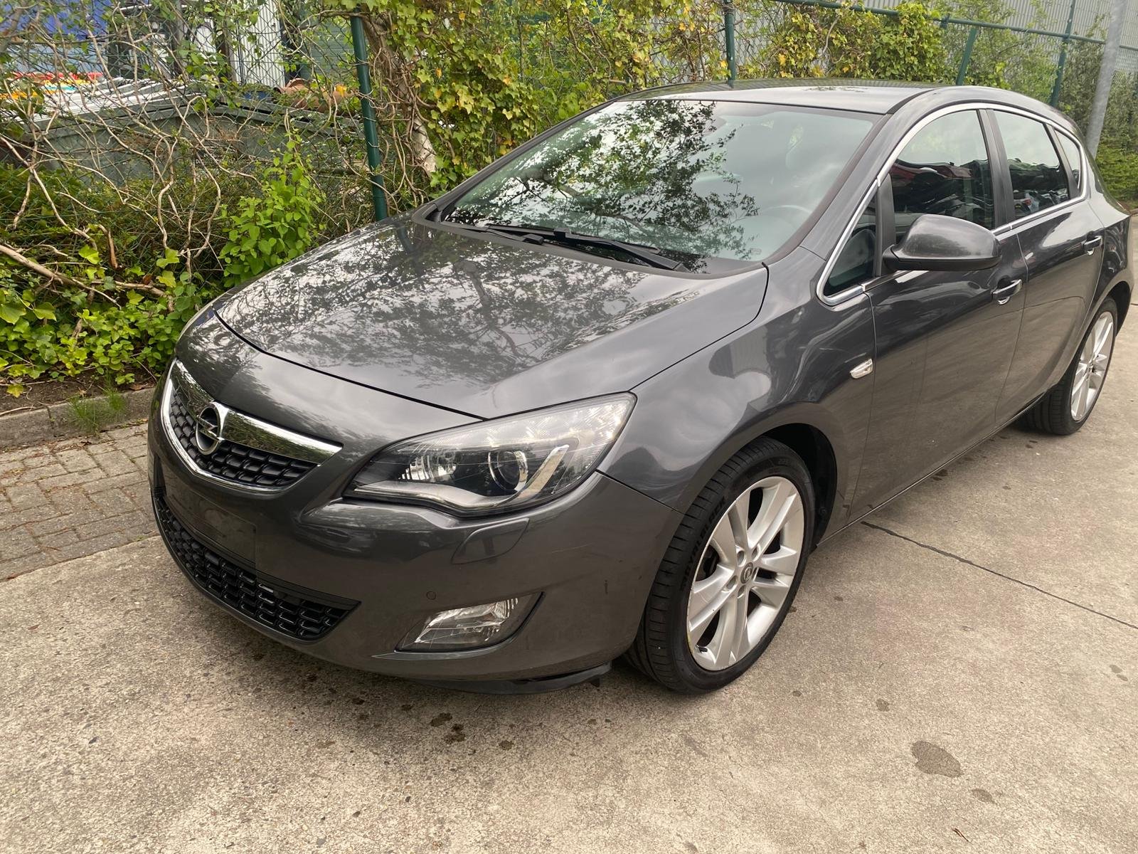 Opel Astra J